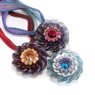 Rose Petals 14x13 mm - Crystal Silver Rainbow (00030 98530), 10 ks