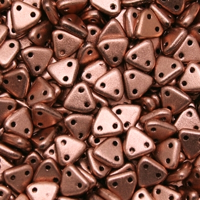 Trojuholníky s 2 dierkami 6 mm - Matte Metallic Copper (K0177), 30 ks